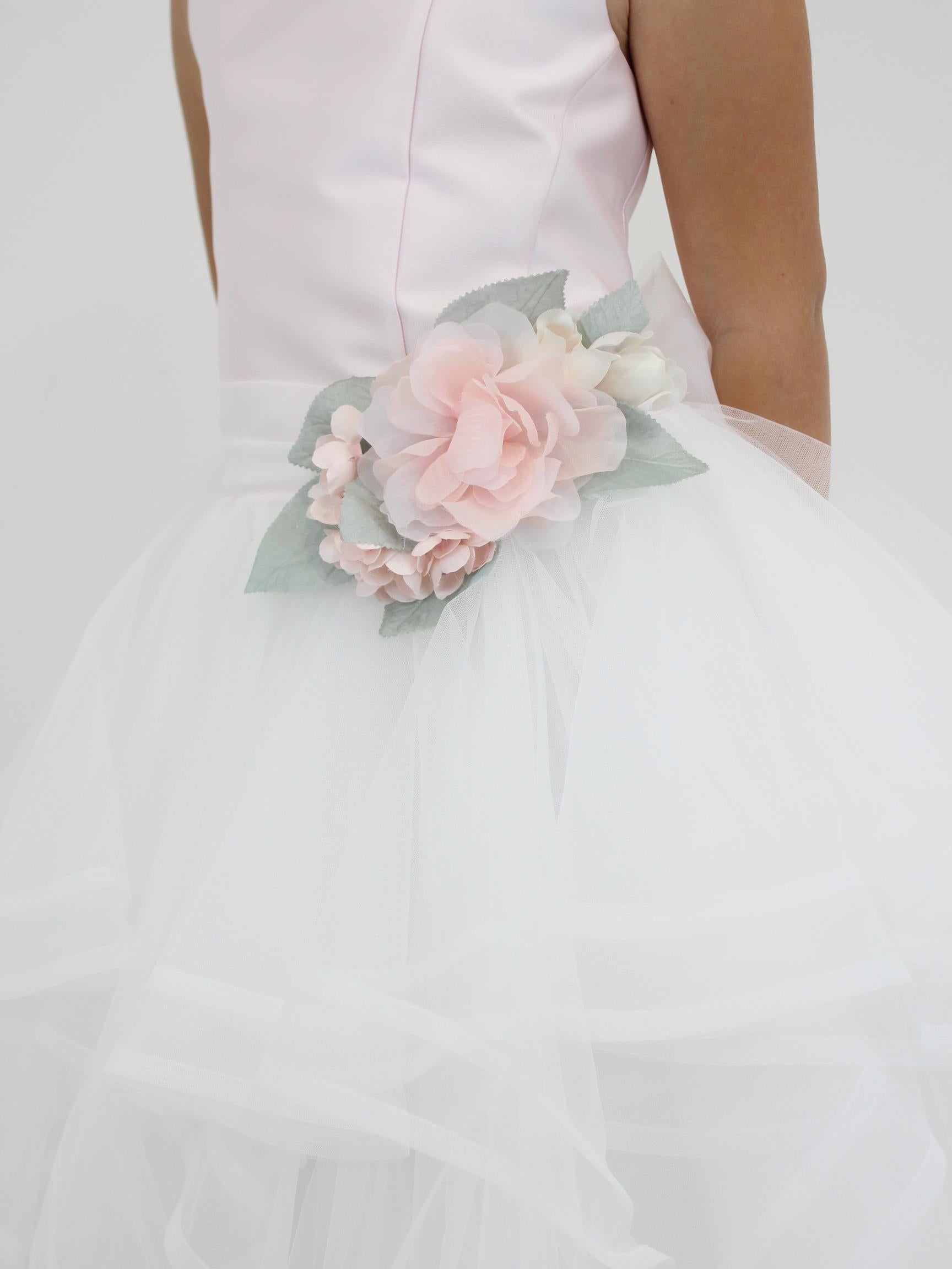 Abito con gonna ampia e fiore J3611 T299 71 MODI' 