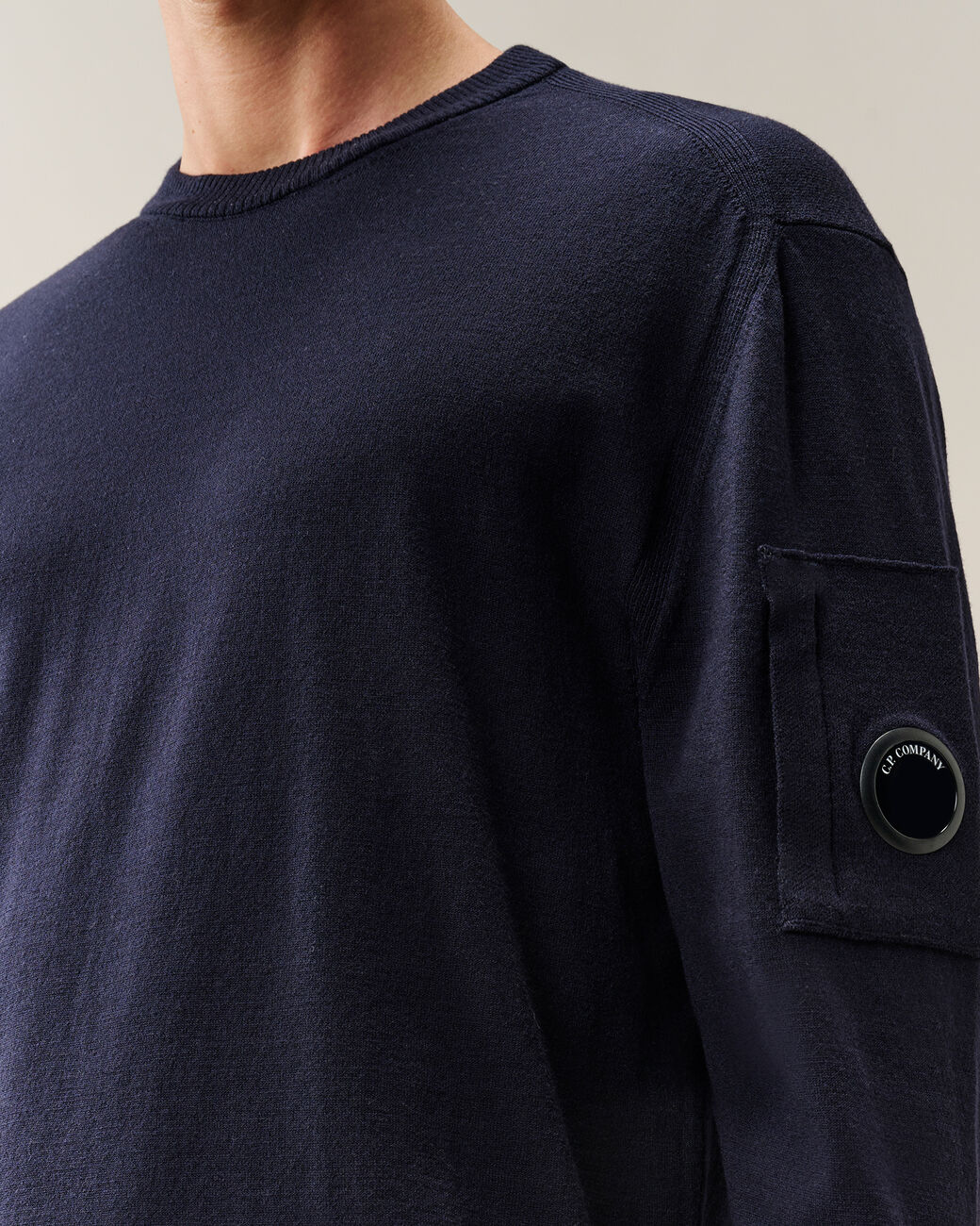 Maglione in lana merino extrafine 21CMKN069A 005528A 888 TOTAL ECLIPSE CP COMPANY 