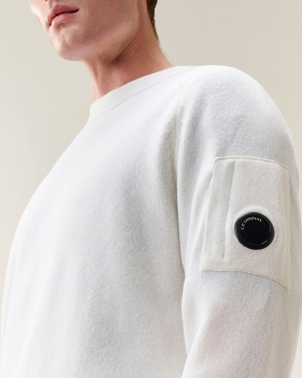 maglione in lana dagnello 21CMKN085A 110149A 103 GAUZE WHITE CP COMPANY 