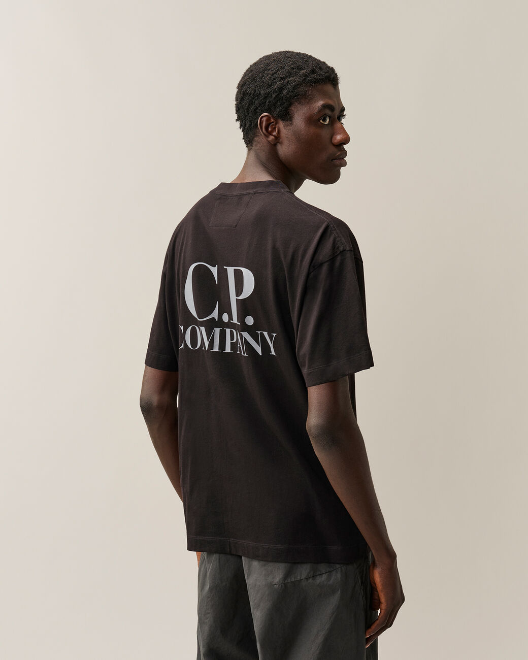 t-shirt logo contrasto 21CMTS165A 005100W 999 BLACK CP COMPANY 