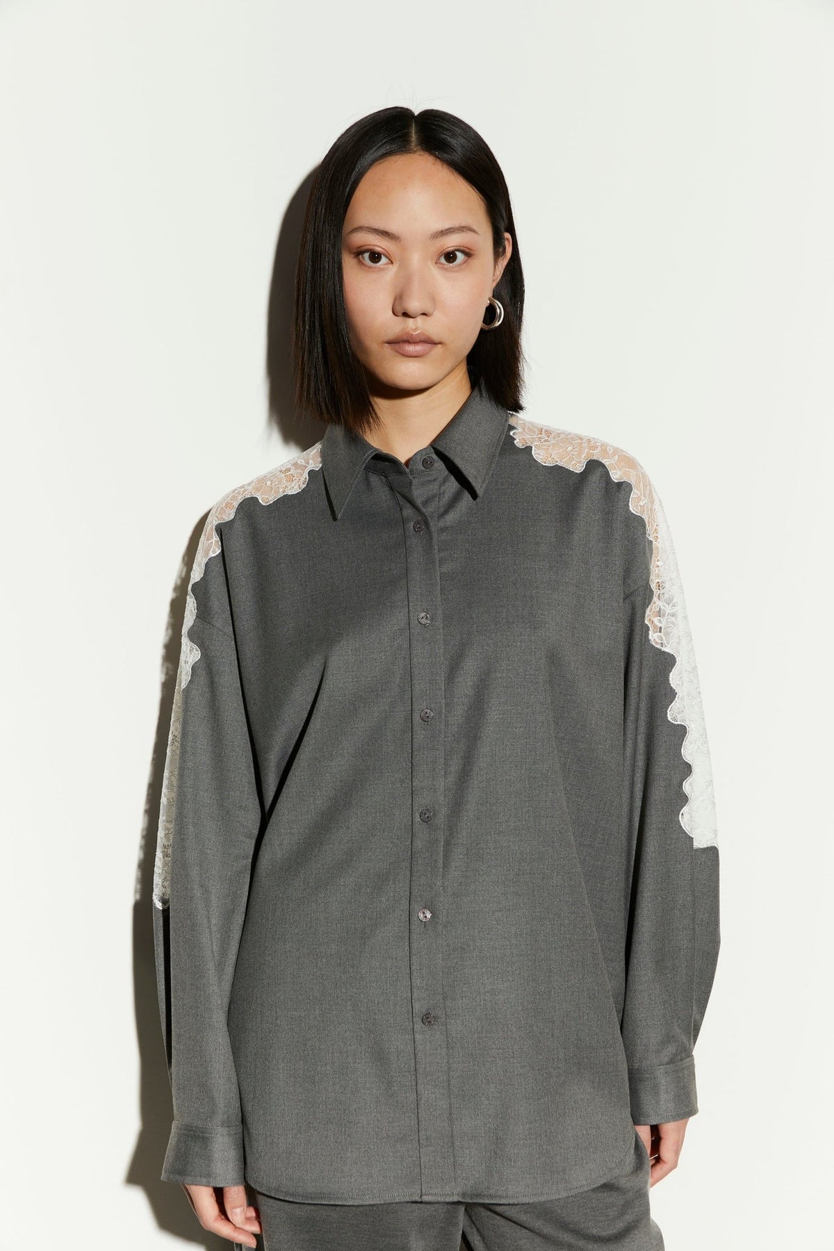 camicia oversize con inserti in pizzo IS26FW-C102-T001 906 GRAY ISABELLE BLANCHE PARIS 