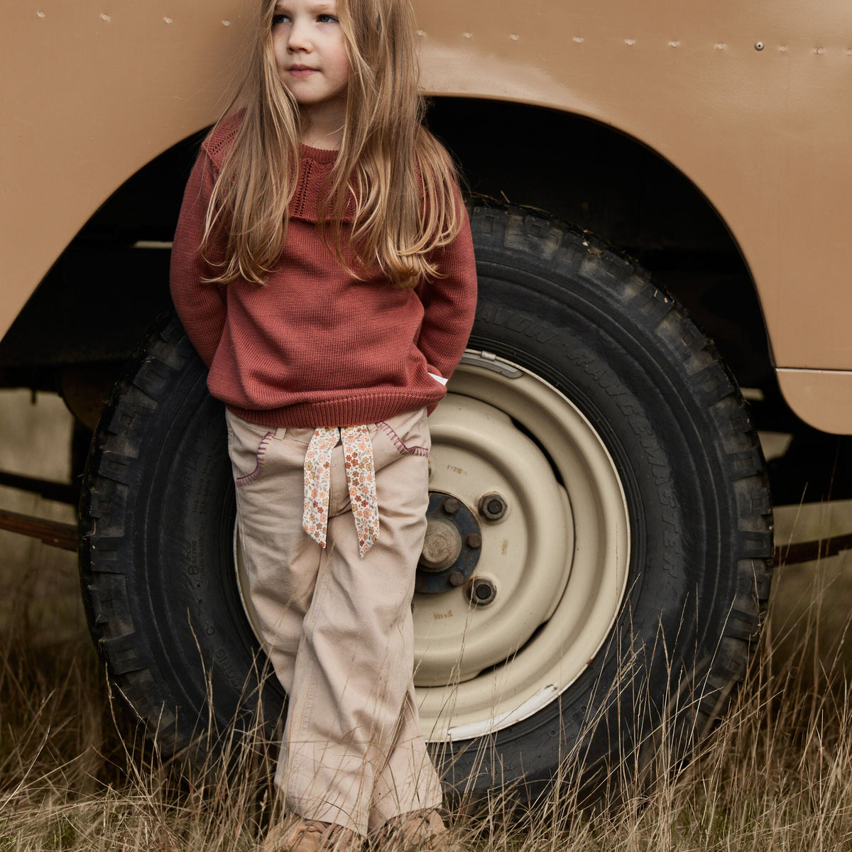 PANTALONE CON CINTURA A FIORI CL2609301 TAUPE LITTLE DUTCH 