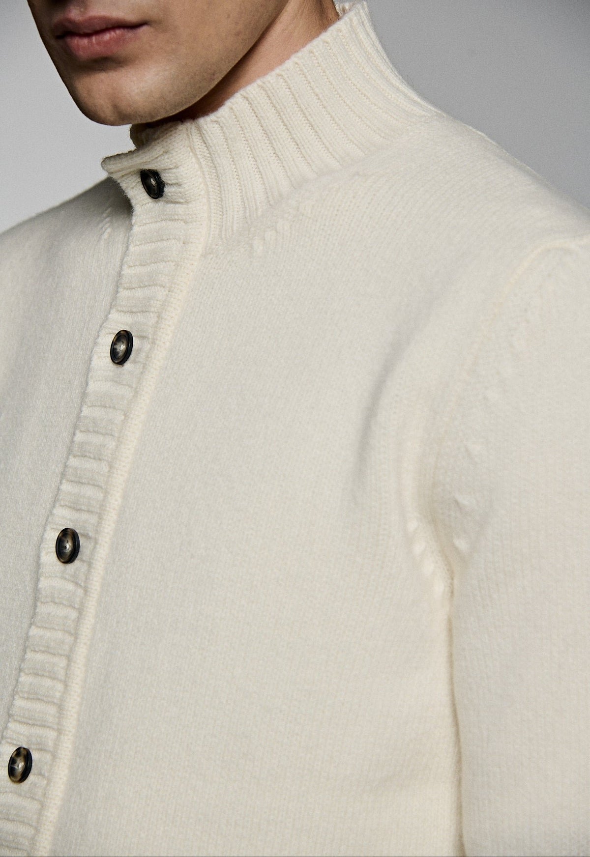 cardigan in lana con bottoni LG1512 02 LUIGI GENTILE 