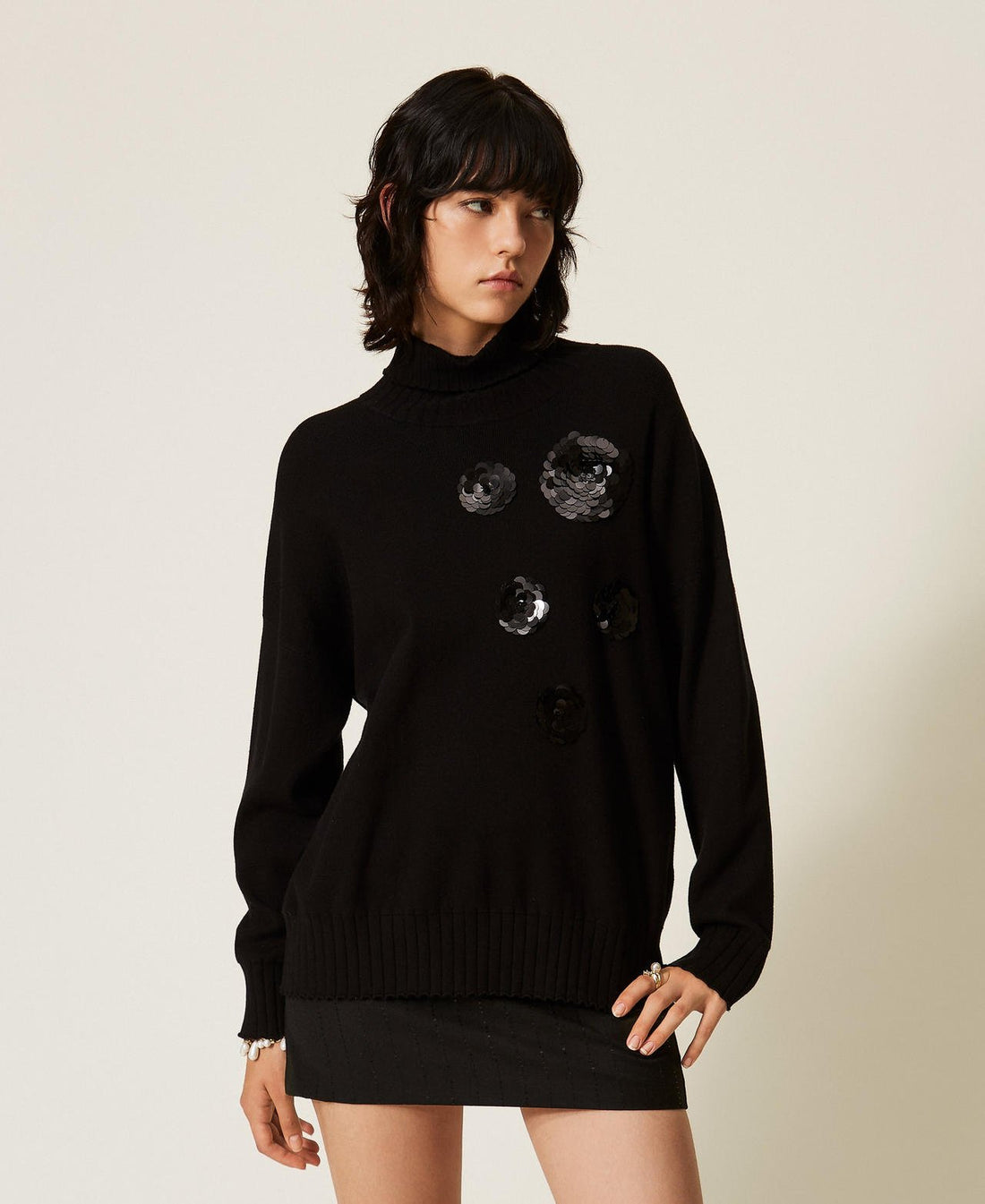 Maglia dolcevita con ricamo pailettes 262AT3100 00006 TWINSET ACTITUDE 