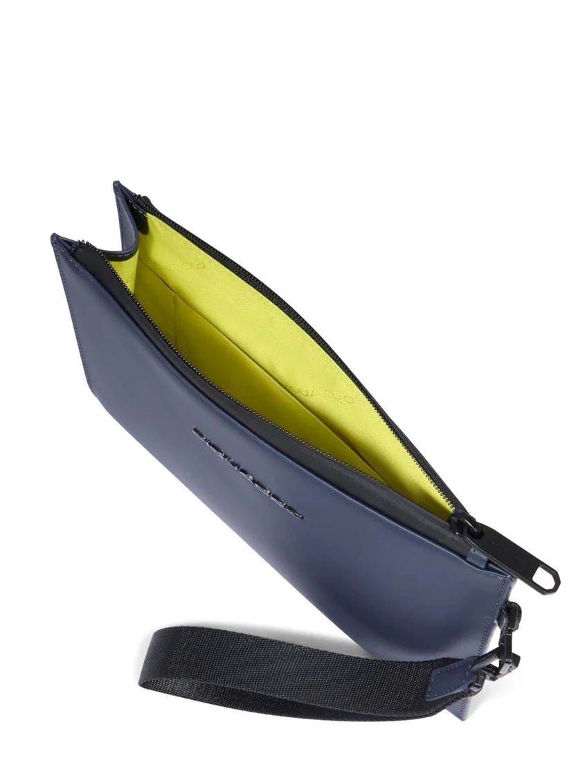 pochette gommata AC6833C2OW BLU PIQUADRO 