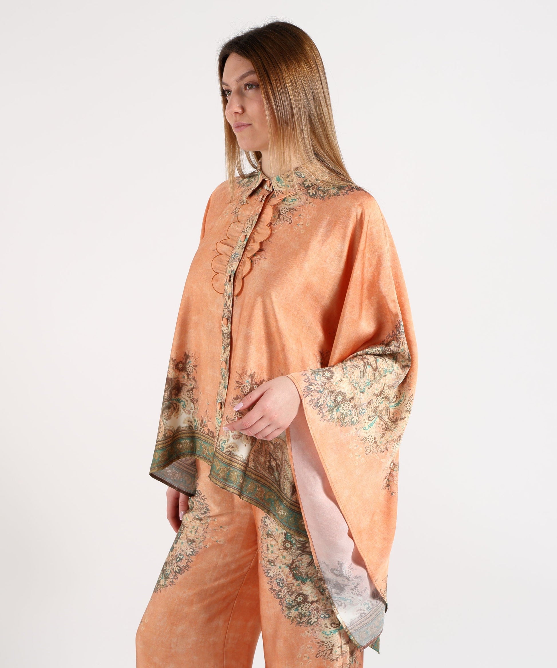 camicia modello poncho a fantasia A26SSCA28 U.V AMOSA 