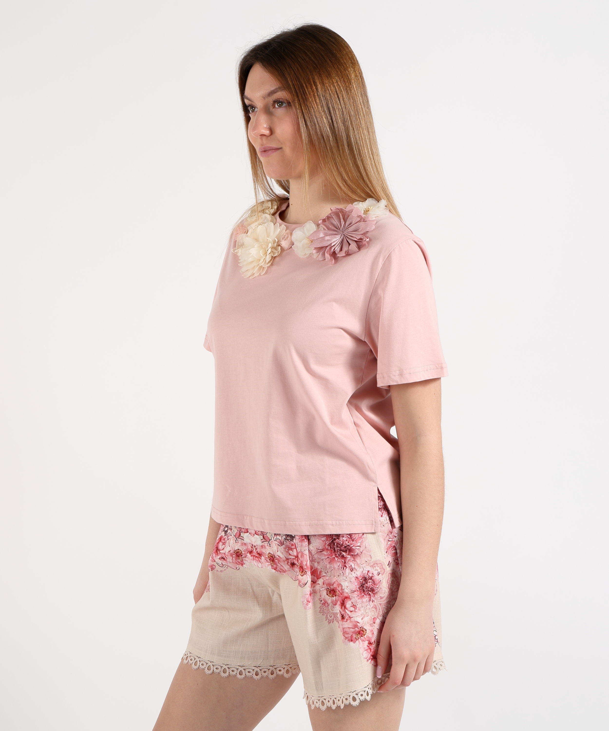 t-shirt con applicazioni collo A26SSTS53 ROSA AMOSA 