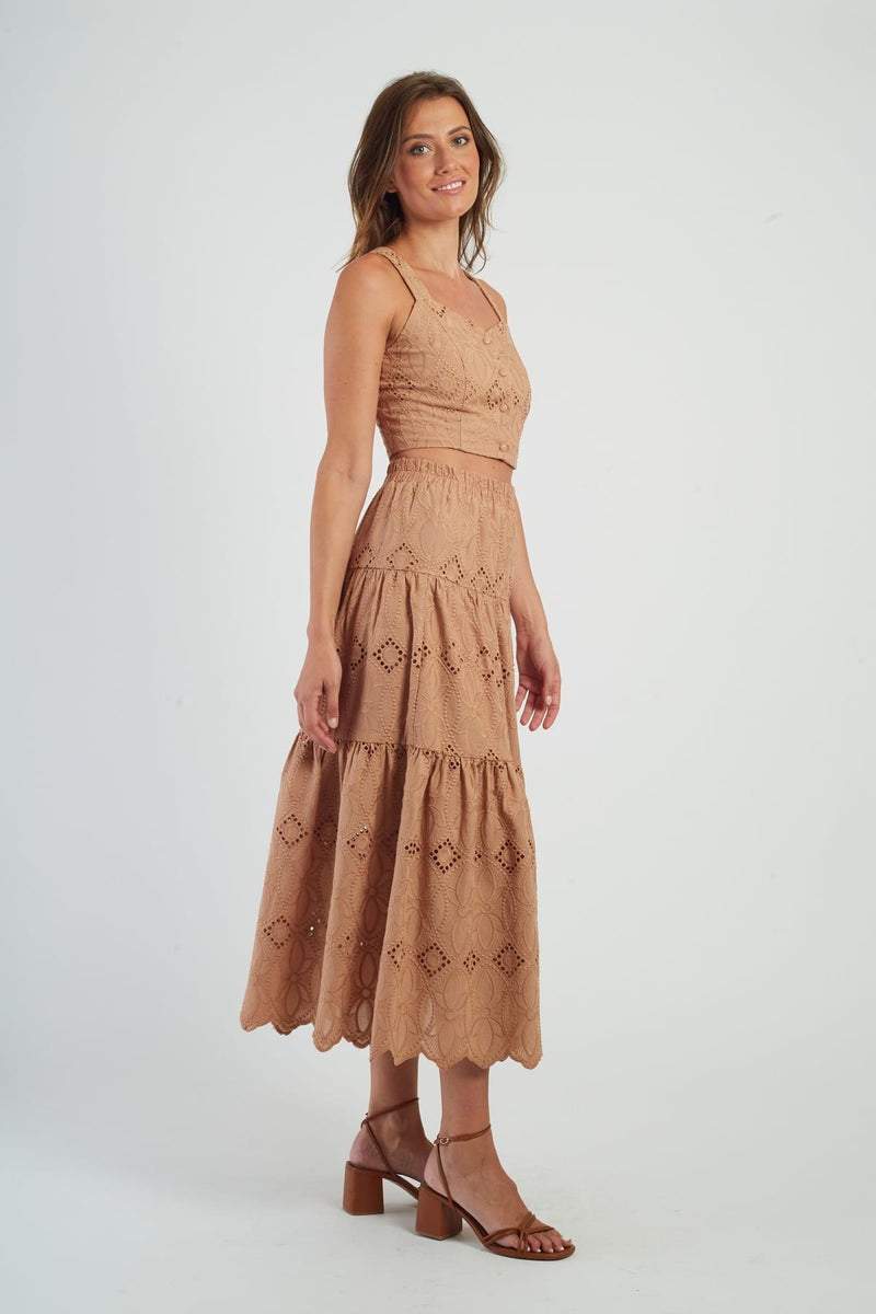 top corto in pizzo P625004 EDOUARDA 115 CAMEL DERHY 