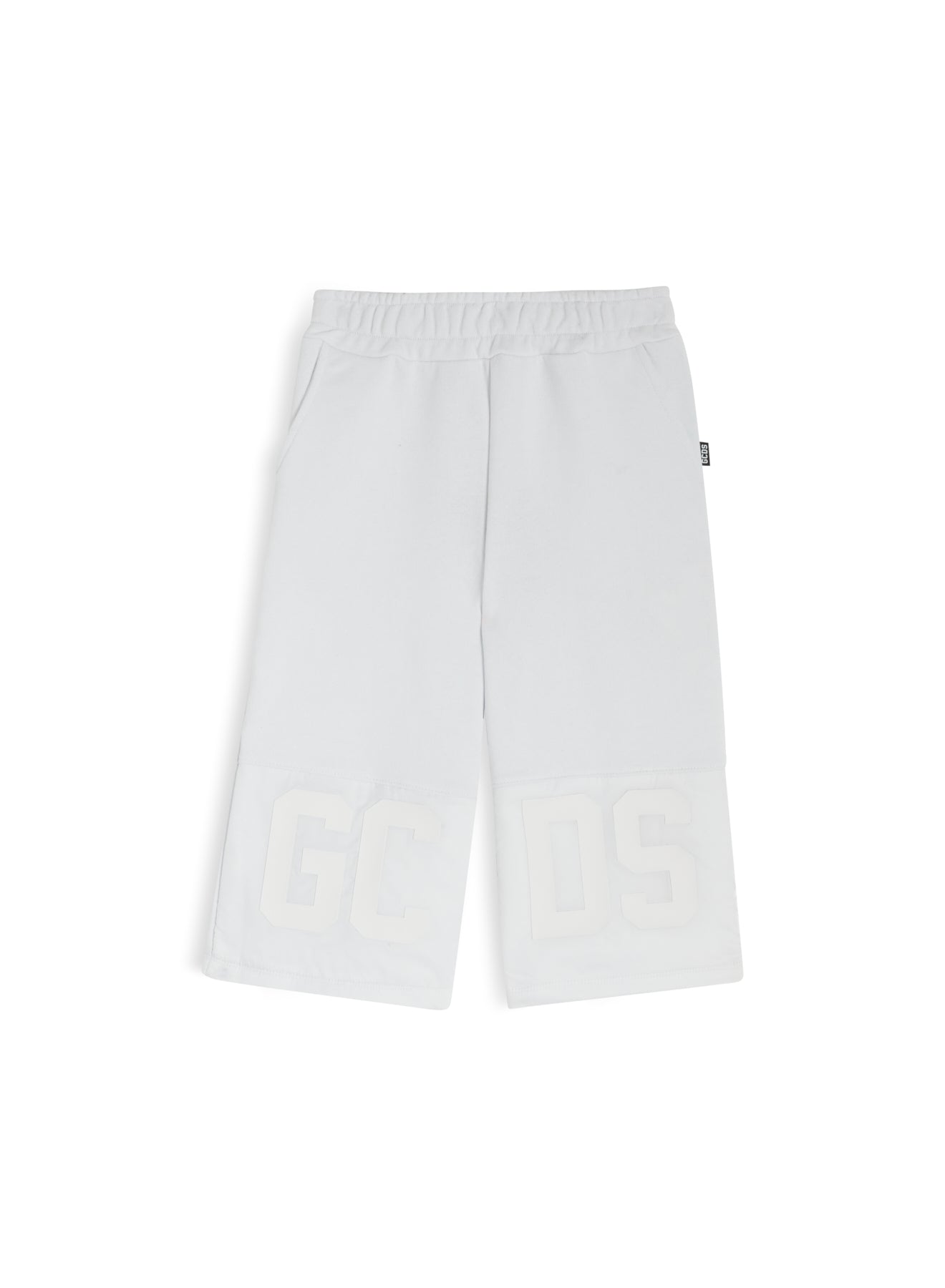bermuda con logo al fondo ZOUJQL599F004 100A GCDS 