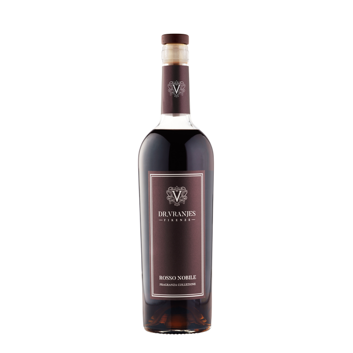 decanter rosso nobile e bottiglia bordolese