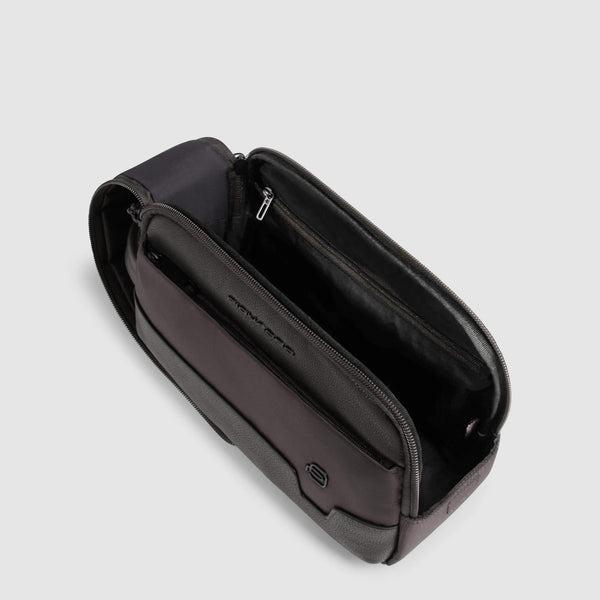 beauty case in tessuto riciclato BY6021W138 TM PIQUADRO 
