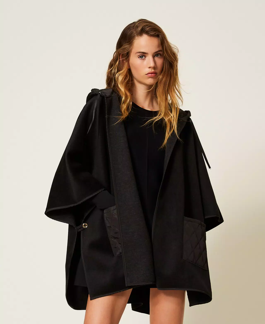 poncho con cappuccio e tasche 252TA4240 00006 TWINSET 