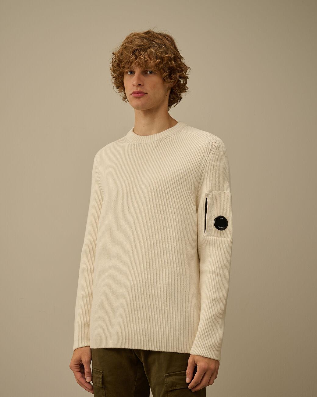 maglione con lente iconica 19CMKN015A 006608A 103 CP COMPANY 