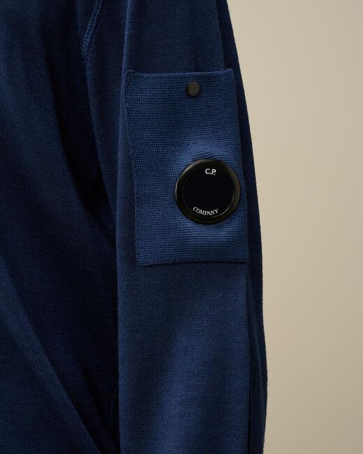maglia in lana merino con logo 17CMKN091A 003247F 887 CP COMPANY 