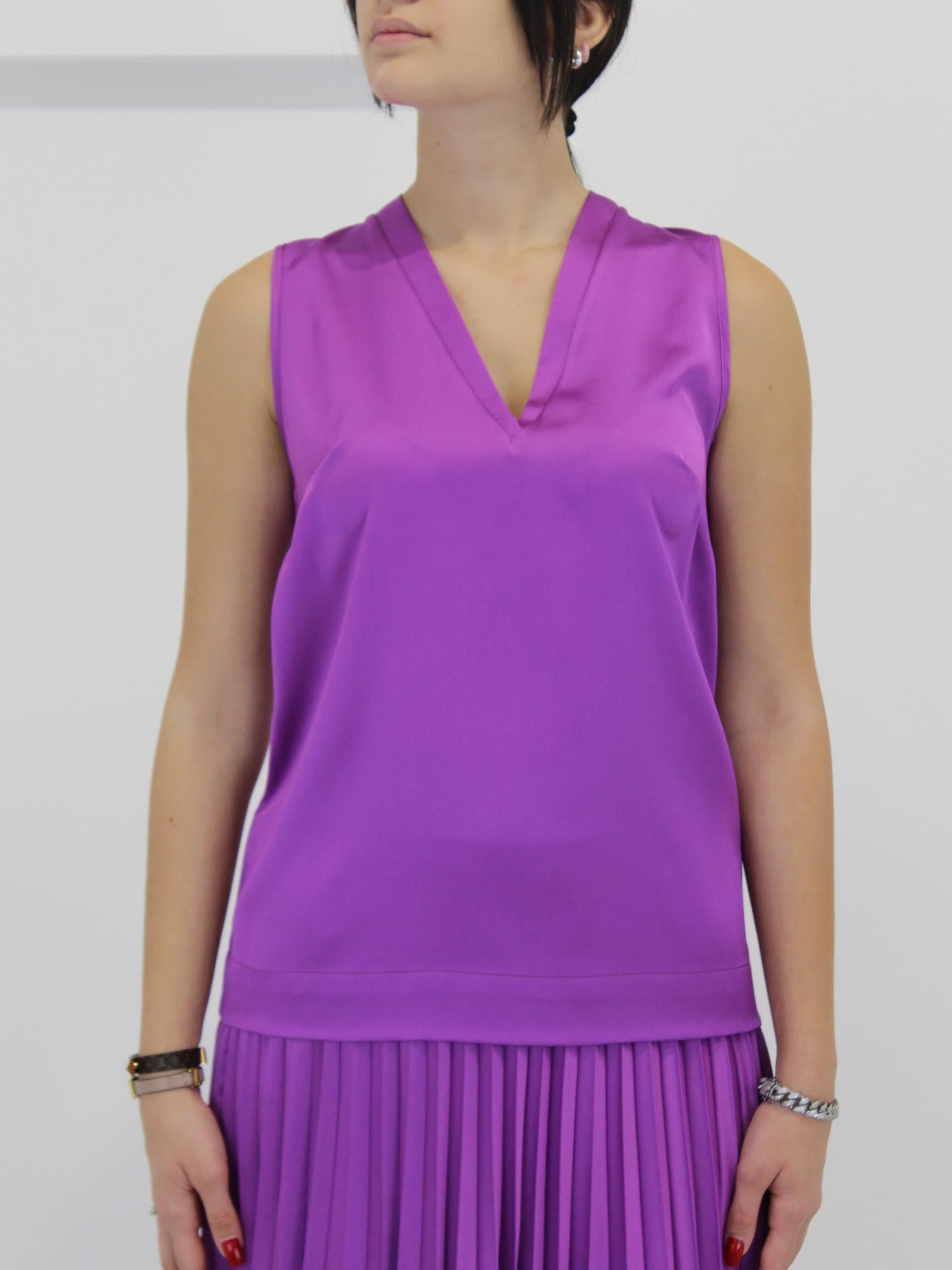 Top con scollo a V H.M2548.3441 GRAPE HANITA 