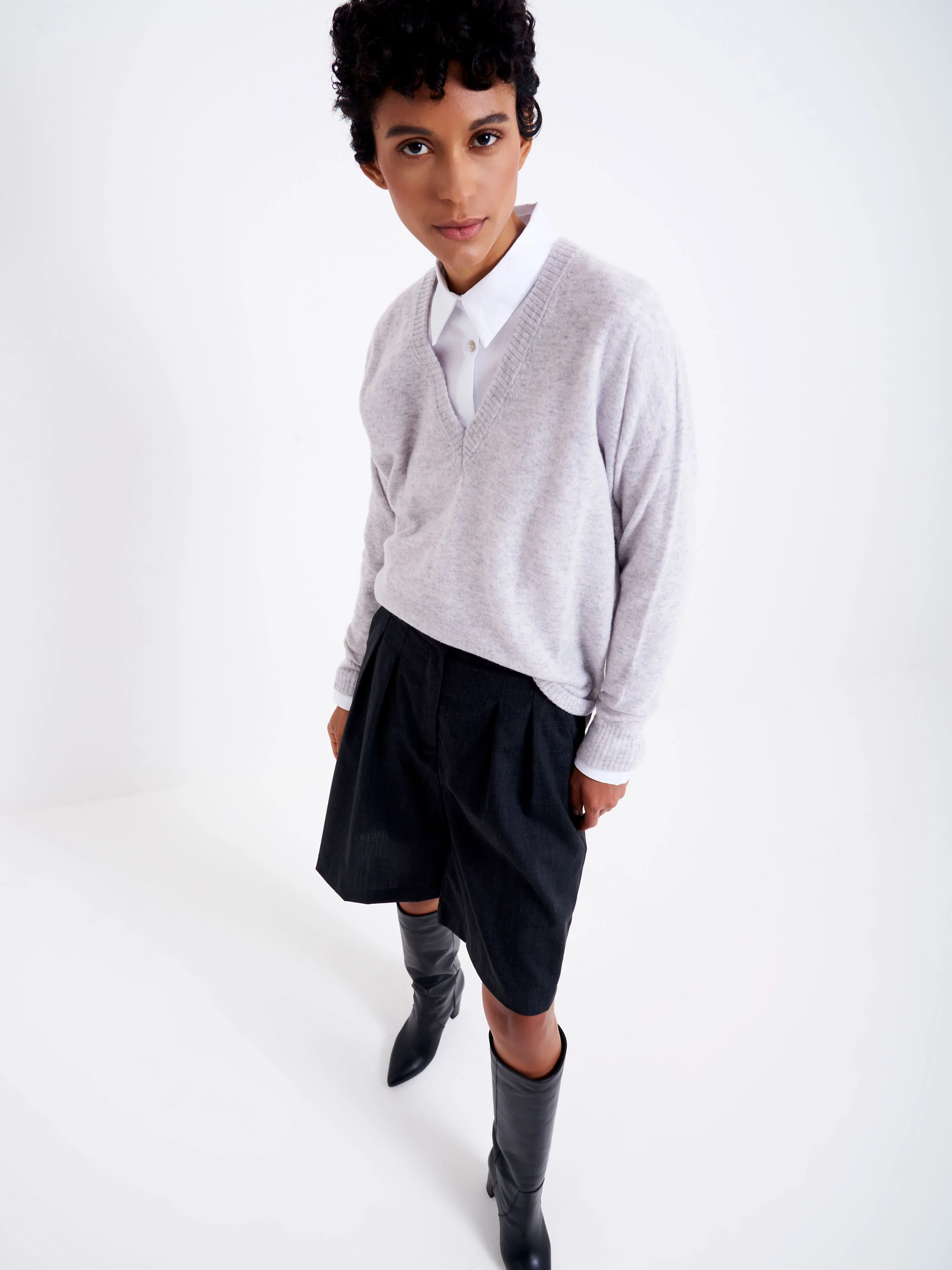 Maglione scollo a V 22022Z GRIGIO VICOLO 