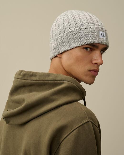 berretto in lana merino extra fine 17CMAC120A 005509A M92 CP COMPANY 