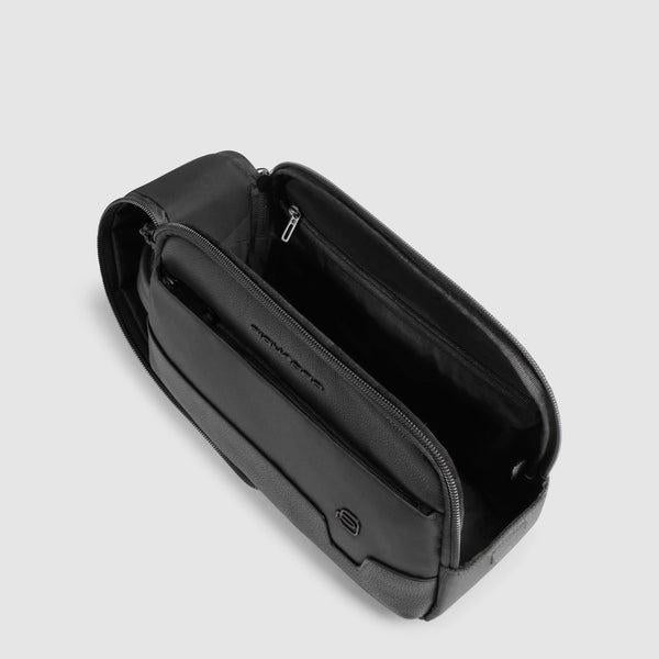 beauty case in tessuto riciclato BY6021W138 N PIQUADRO 