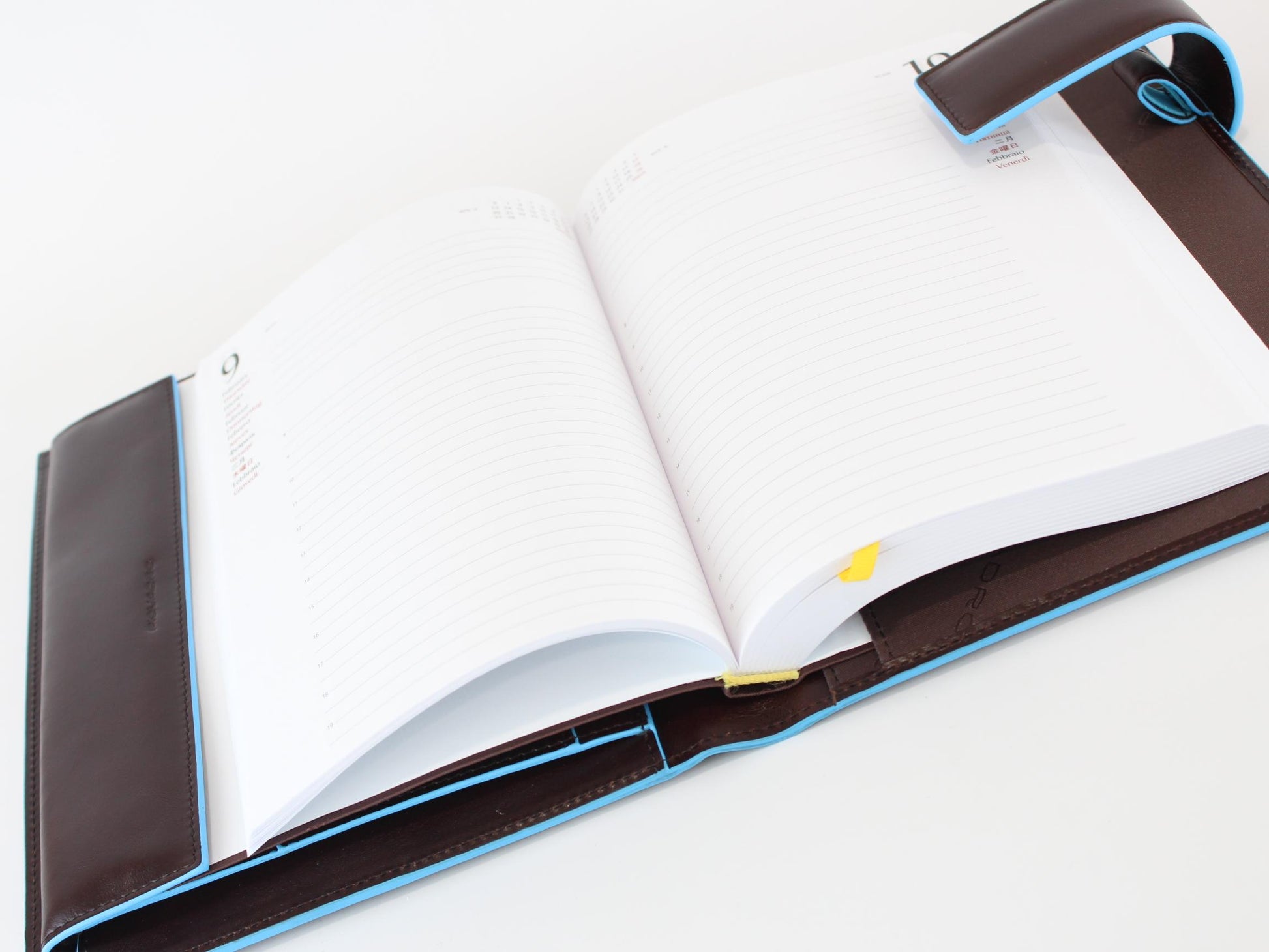 agenda giornaliera in pelle liscia AG1148B2 MO PIQUADRO 