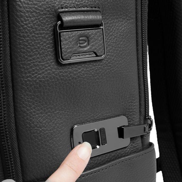 zaino con impronta digitale CA7106MOS N PIQUADRO 