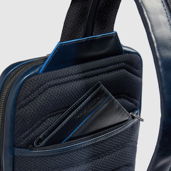 monospalla con portabilità a zaino CA6589B2 BLU2 PIQUADRO 