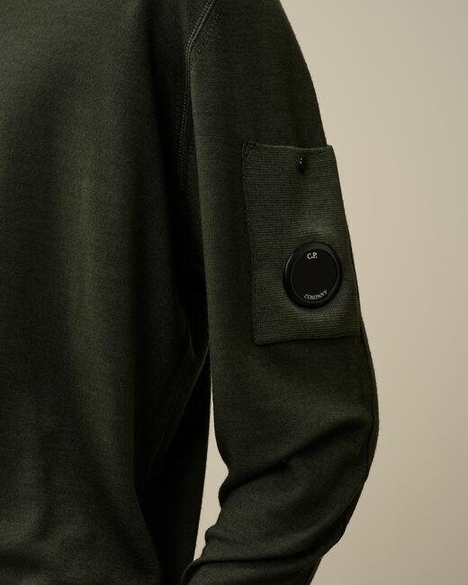 maglia in lana merino con logo 17CMKN091A 003247F 674 CP COMPANY 