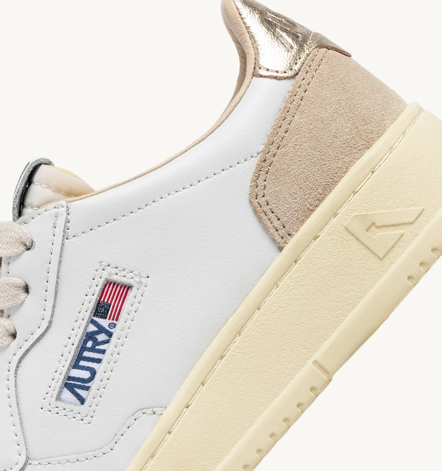 sneakers medalist woman AULWLS75 WHITE/GOLD AUTRY 