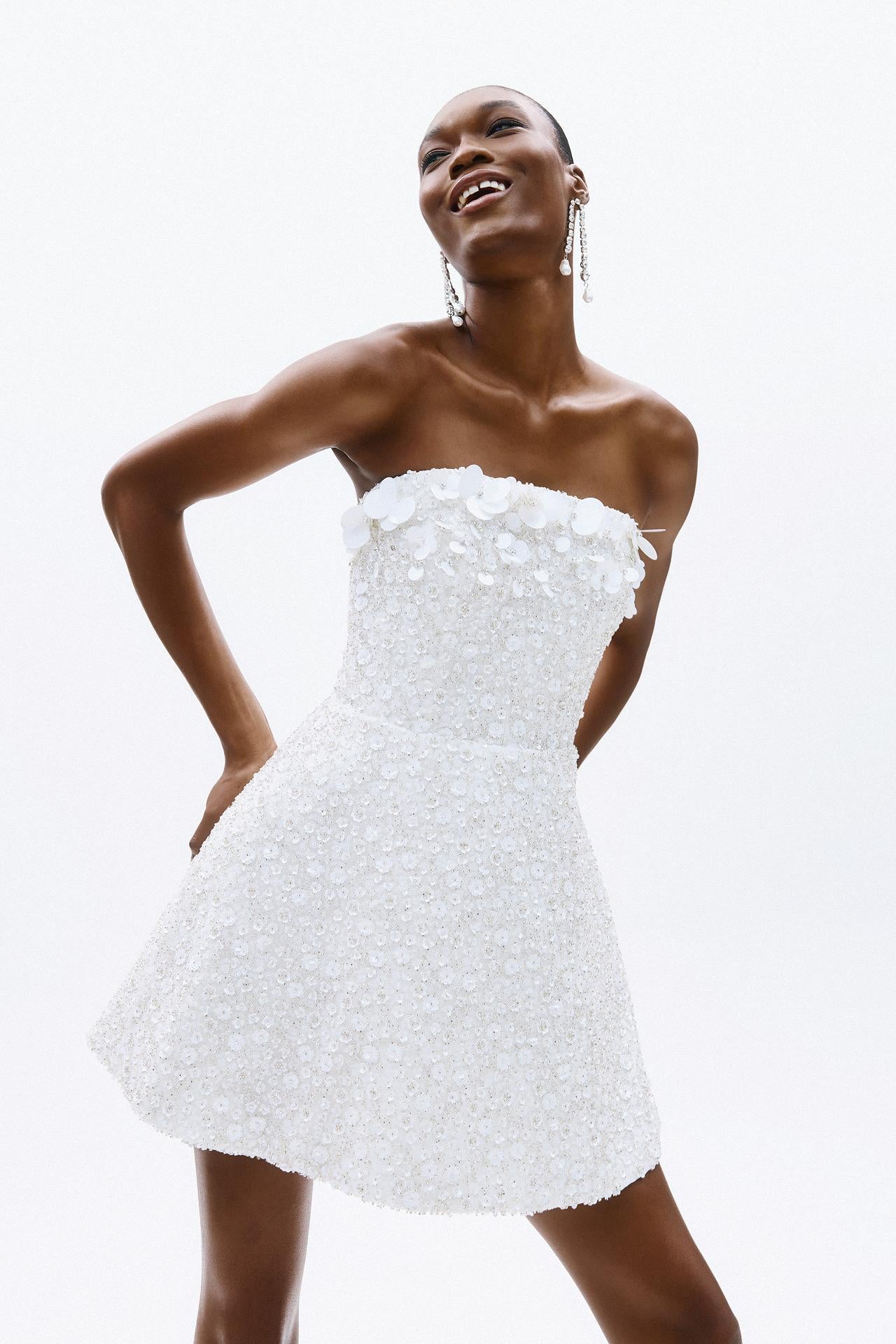 abito corto con applicazioni A4860 WHITE ALLURE 