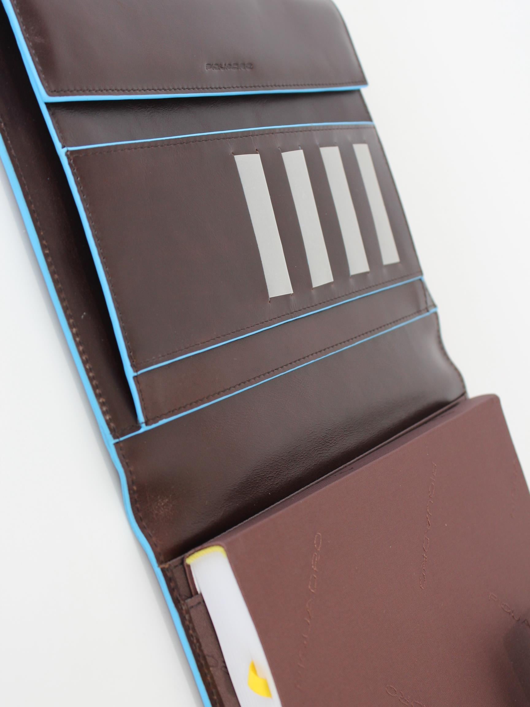 agenda giornaliera in pelle liscia AG1148B2 MO PIQUADRO 