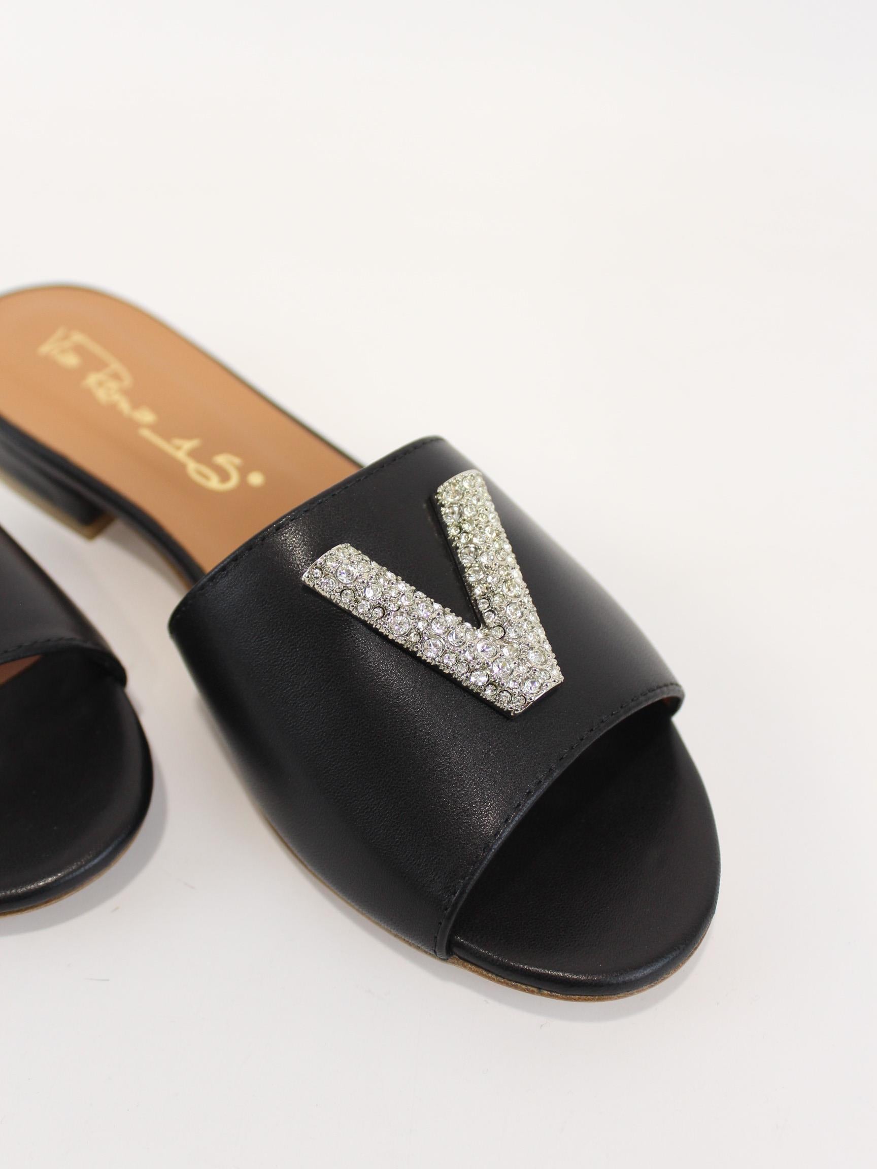 ciabatta con logo V argento 4385 NERO VIA ROMA 15 