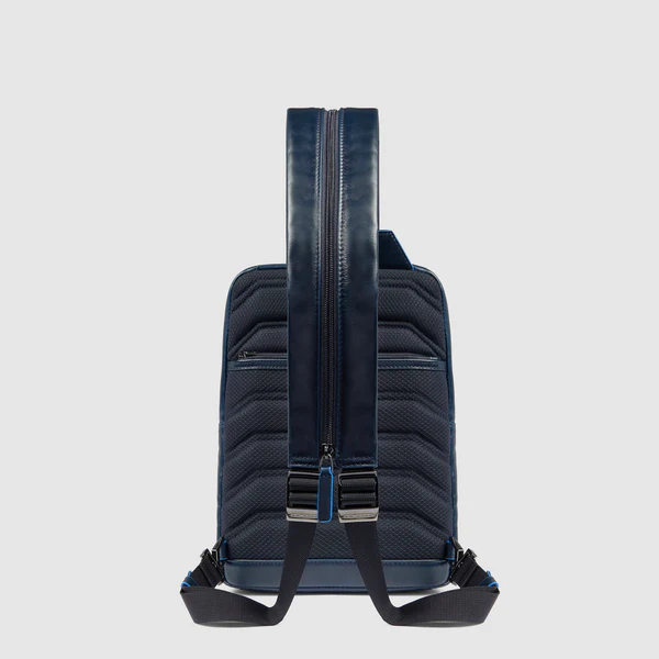 monospalla con portabilità a zaino CA6589B2 BLU2 PIQUADRO 