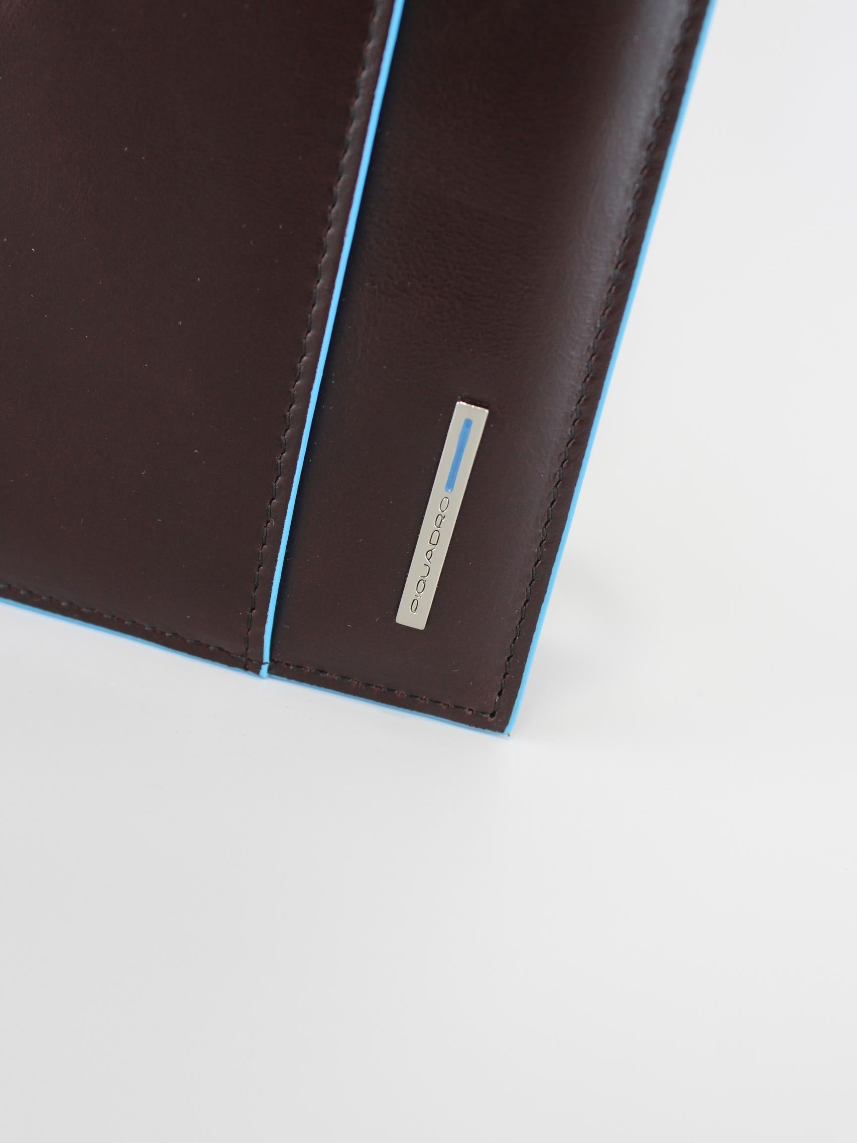 agenda giornaliera in pelle liscia AG1148B2 MO PIQUADRO 