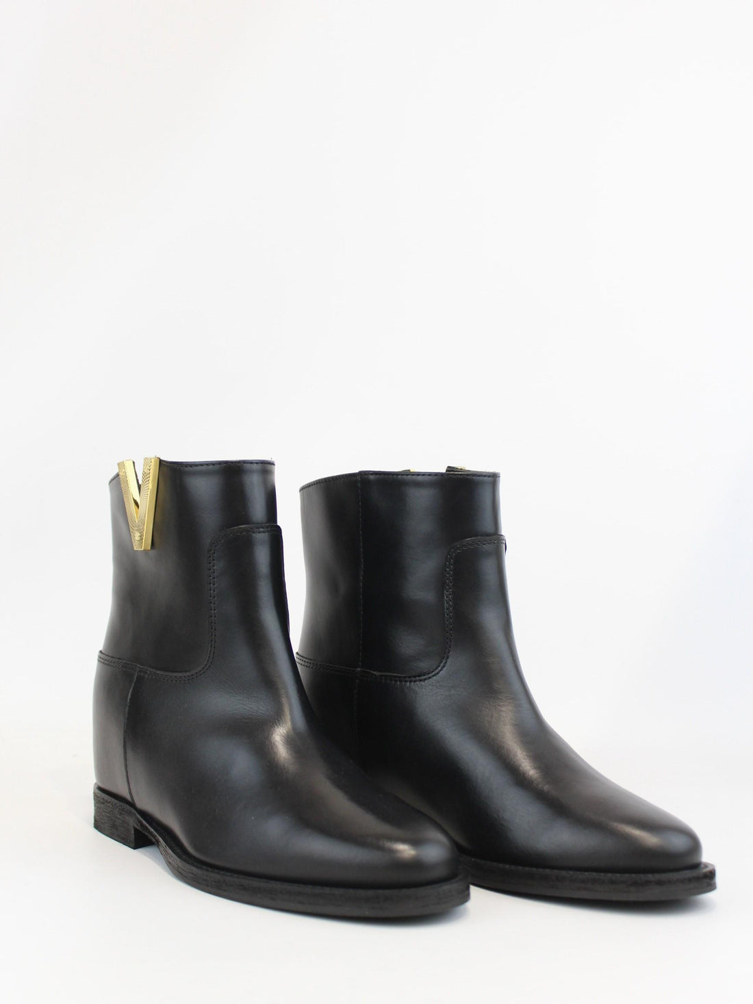 stivaletto con v iconica 4261 NERO VIA ROMA 15 