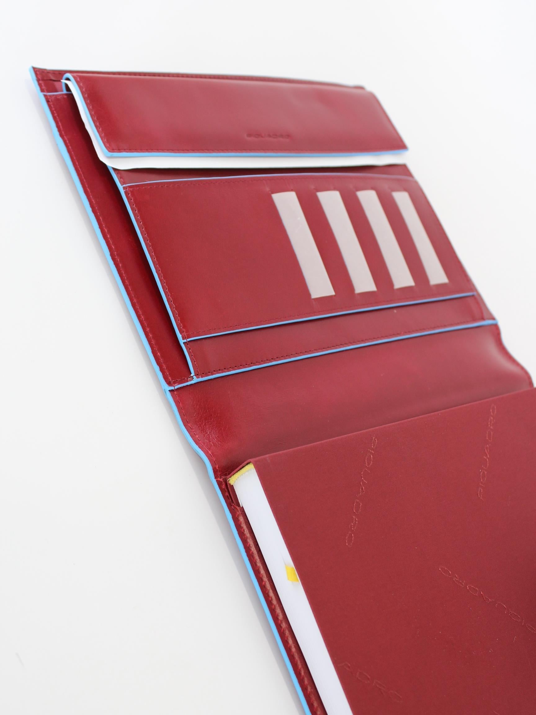 agenda giornaliera in pelle liscia AG1148B2 R PIQUADRO 