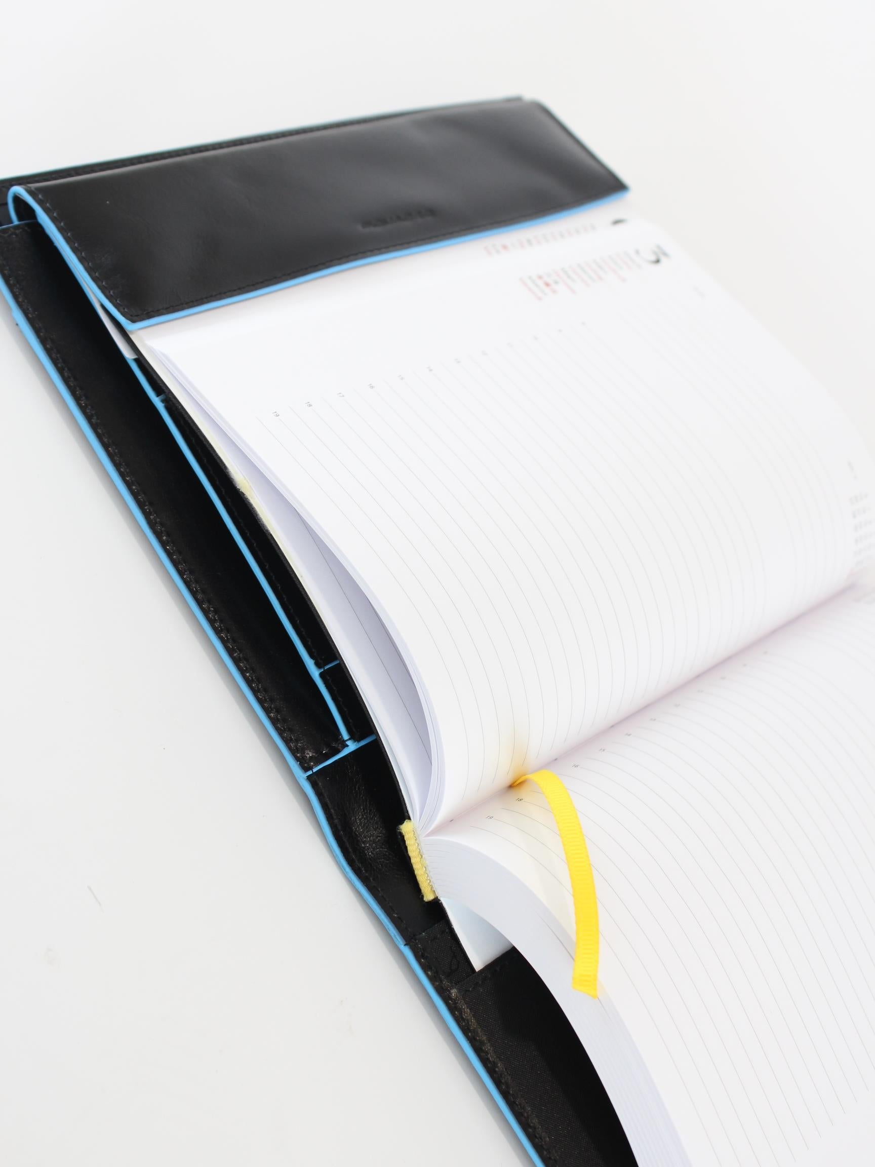 agenda giornaliera in pelle liscia AG1148B2 N PIQUADRO 