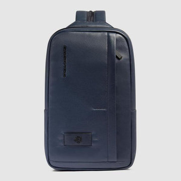 zaino monospalla in pelle CA6764W137 BLU PIQUADRO 