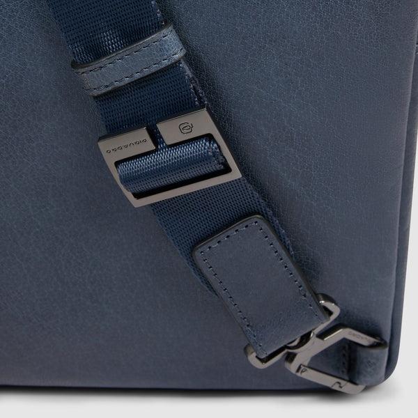 borsello porta Ipad da 10.2 CA7031S141 AV PIQUADRO 