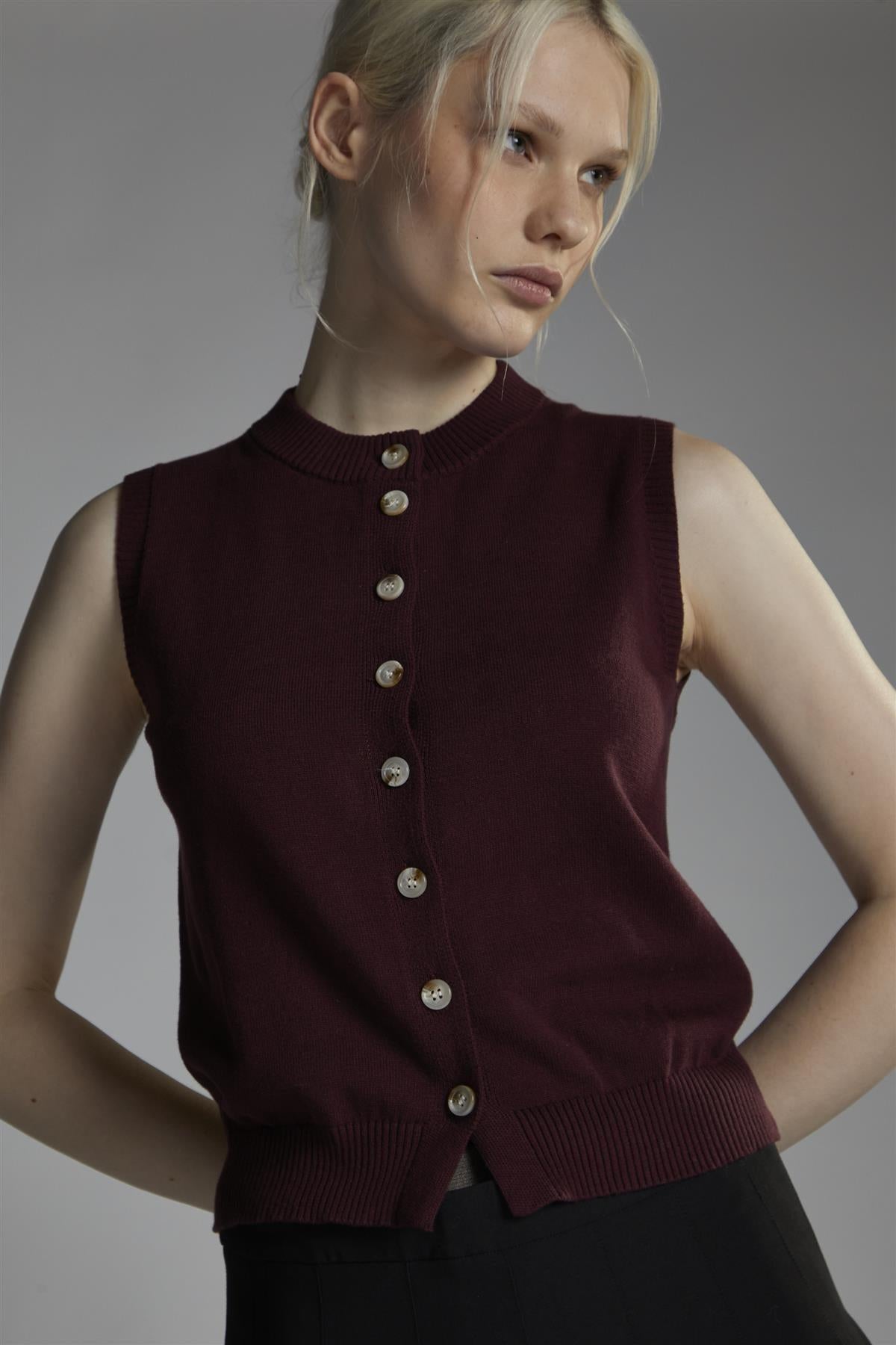 top con applicazione bottoni CA0793 BURGUNDY GLAMOROUS 
