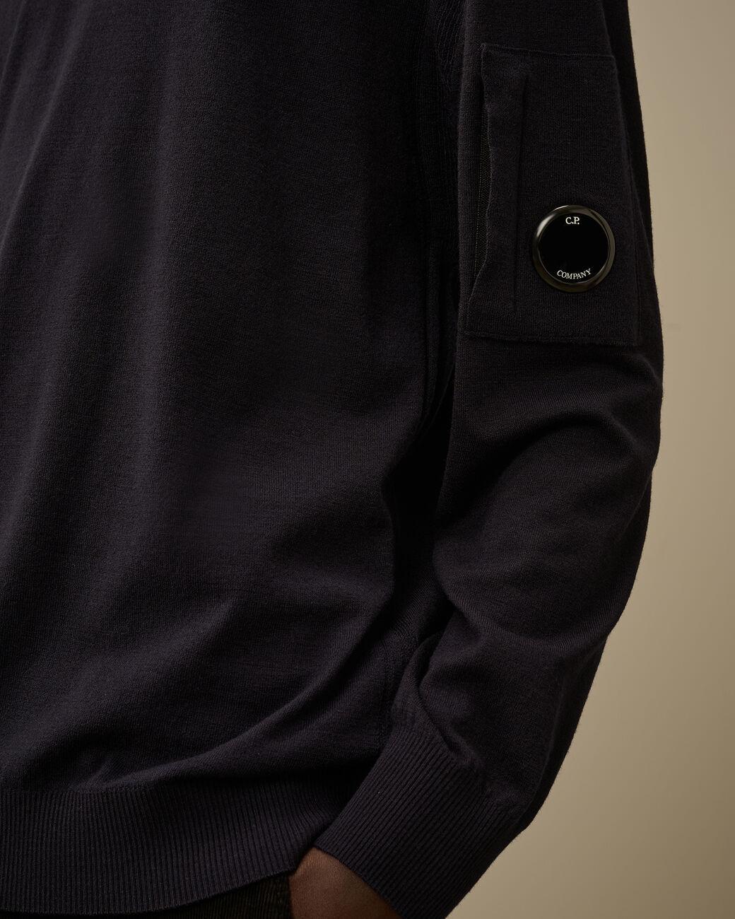 maglia extra fine in lana merino 19CMKN037A 005528A 888 CP COMPANY 