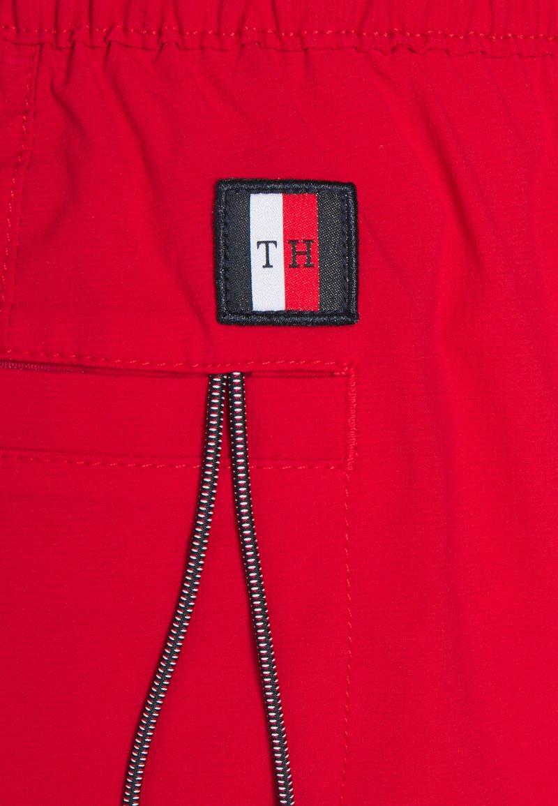costume uomo rosso UM0UM02506 XLG TOMMY HILFIGER 