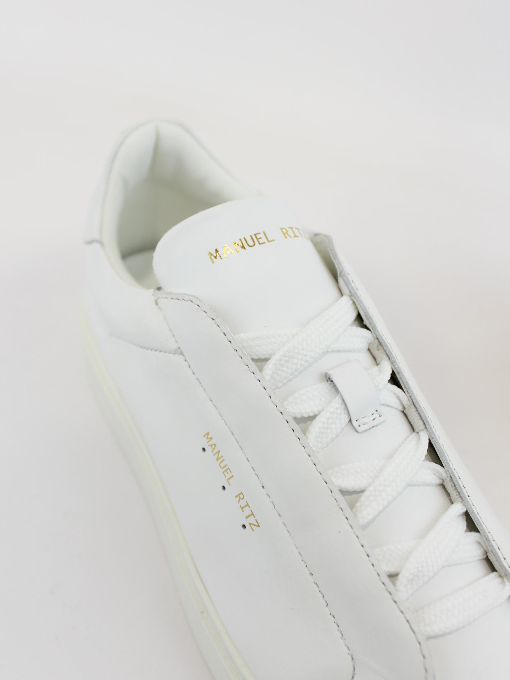 Sneakers con logo oro 3932Q511 253821 02 MANUEL RITZ 