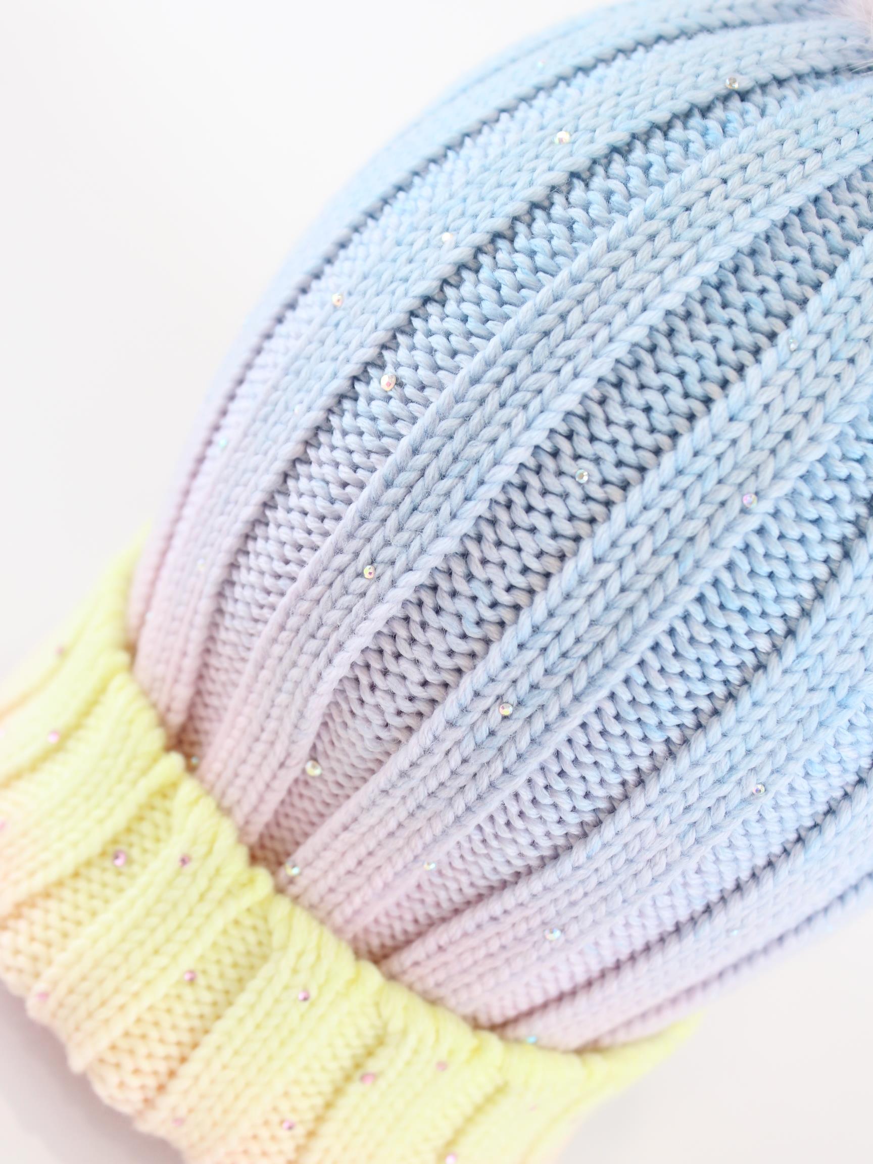 cappellino con pompon di volpe I20710G ARCOBALENO REGINA 