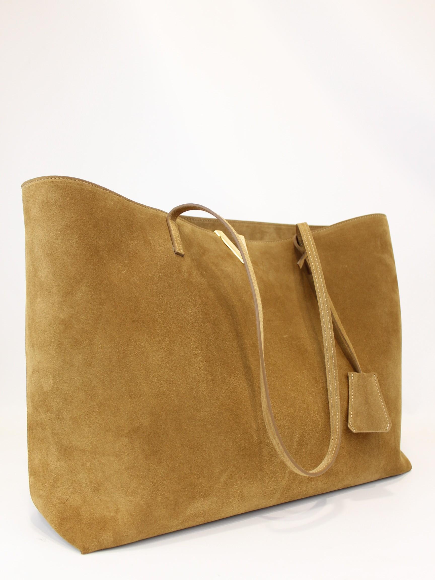 Borsa shopper con V iconica VR1200 MARTORA VIA ROMA 15 