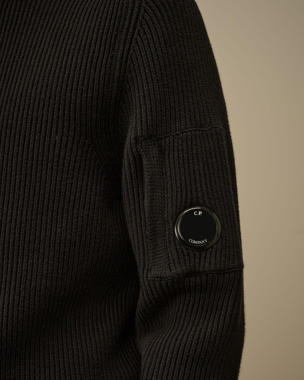 maglia girocollo con lente 19CMKN017A 005558G 888 CP COMPANY 
