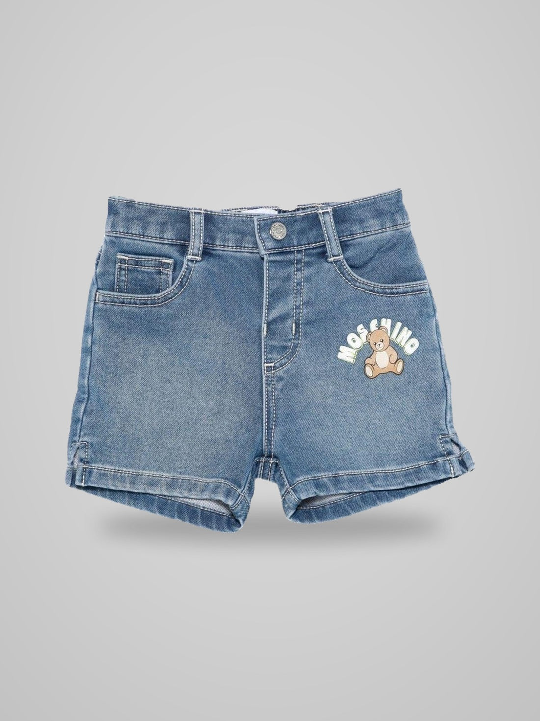 shorts con patch logo