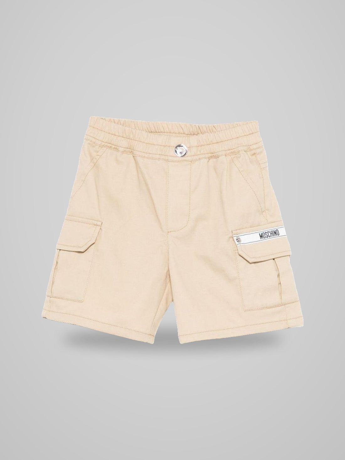 shorts cargo con logo