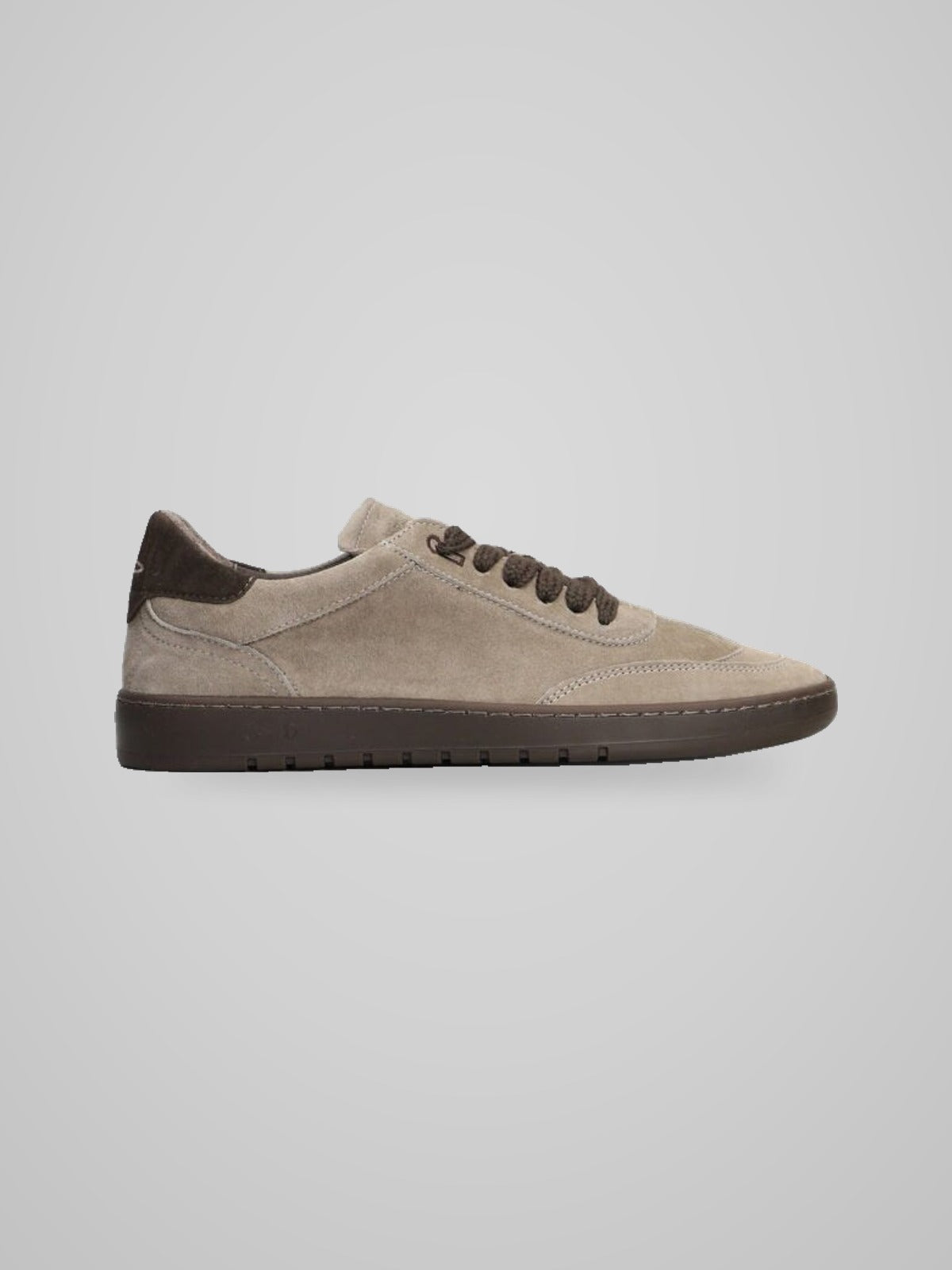sneakers in camoscio