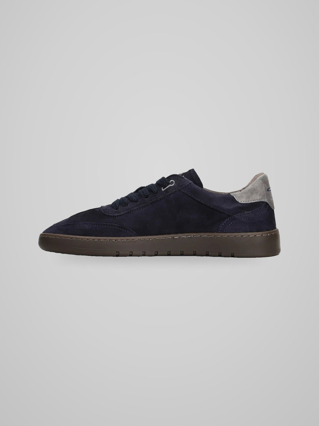 sneakers in camoscio piumha studio