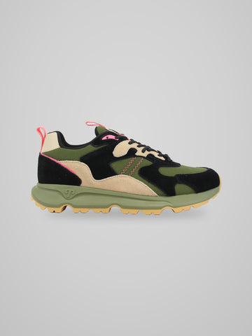 sneakers song con dettaglio